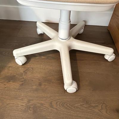 SEWING/CUTTING TABLE WITH CHAIR AND LAMP