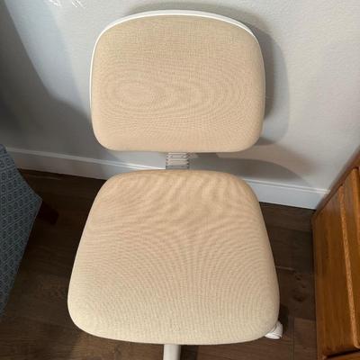 SEWING/CUTTING TABLE WITH CHAIR AND LAMP