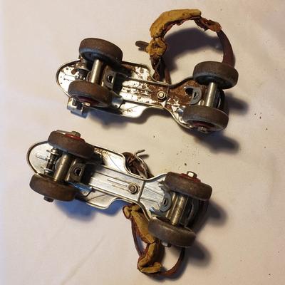 Canadian Rocket Ice Skates & Sears Metal Roller Skates (LR-KD)