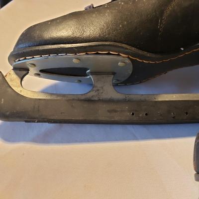 Canadian Rocket Ice Skates & Sears Metal Roller Skates (LR-KD)