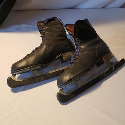 Canadian Rocket Ice Skates & Sears Metal Roller Skates (LR-KD)