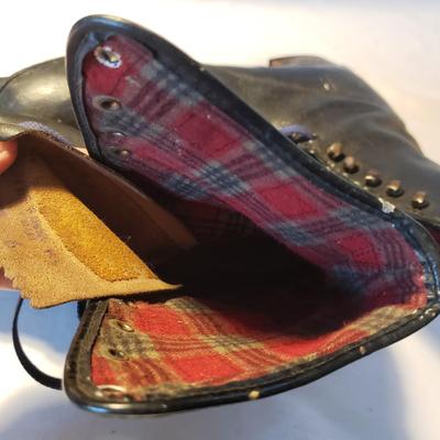 Canadian Rocket Ice Skates & Sears Metal Roller Skates (LR-KD)