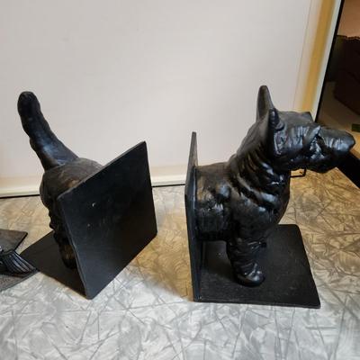 3 set of Cast Metal Bookends Dog Train Car Department 56
