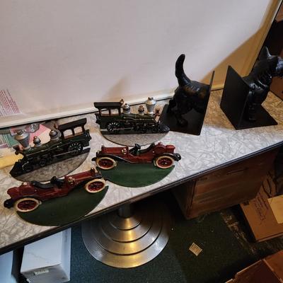 3 set of Cast Metal Bookends Dog Train Car Department 56