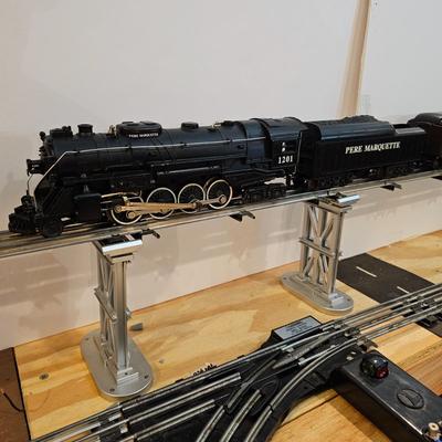 Pere Marquette 2-8-4 Berkshire Steam Engine/Tender + Additional Cars (T2-JS, )