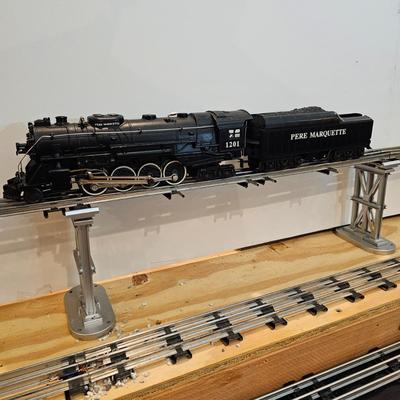 Pere Marquette 2-8-4 Berkshire Steam Engine/Tender + Additional Cars (T2-JS, )
