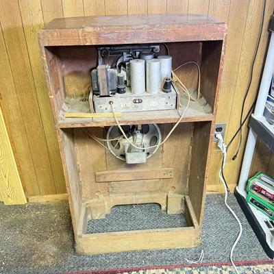 154B: General Electric Vintage Radio