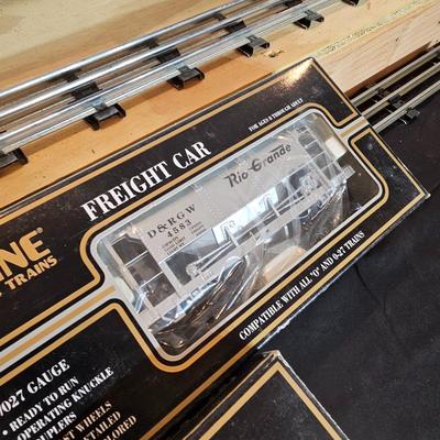 Grand Assortment of Ore Cars w/Boxes (T1-JS)