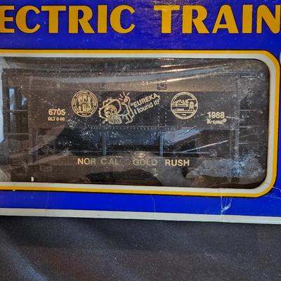 Grand Assortment of Ore Cars w/Boxes (T1-JS)