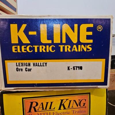 Grand Assortment of Ore Cars w/Boxes (T1-JS)
