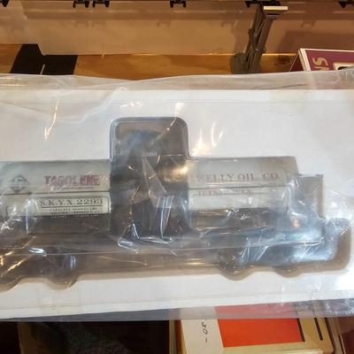 Ultimate Assortment of O Gauge Tank Cars (T1-JS)