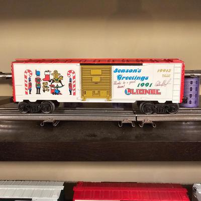 Assorted Christmas Holiday Boxcars & More (T1-JS)