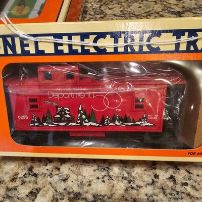 Assorted Christmas Holiday Boxcars & More (T1-JS)