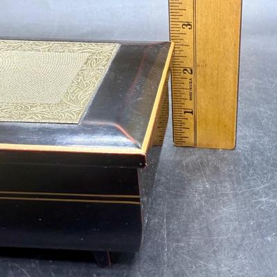 Sale Photo Thumbnail #417: Ttttt. Music box winds but music does not play music.  Otherwise in good condition.