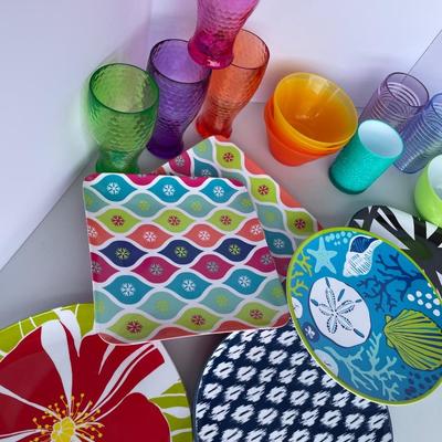 Colorful 26 piece Melamine/Acrylic Lot