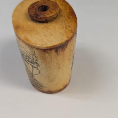 Japanese Carved Snuff Bottle