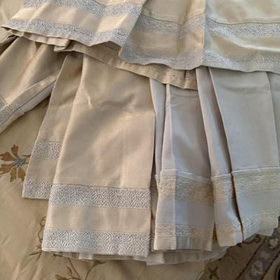 A810 Croscill Home Floral Yellow/Gold Comforter & Two Matching Pillow Shams