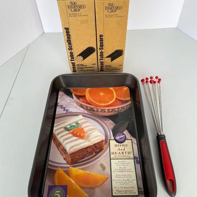 New Pampered Chef and Kitchen Items