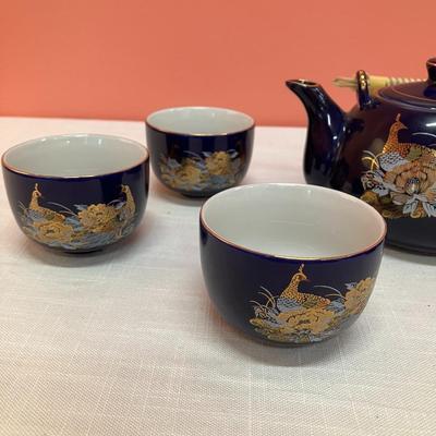 Sale Photo Thumbnail #227: Japanese cobalt blue teapot and 6 cups, no chips or cracks. Excellent condition!