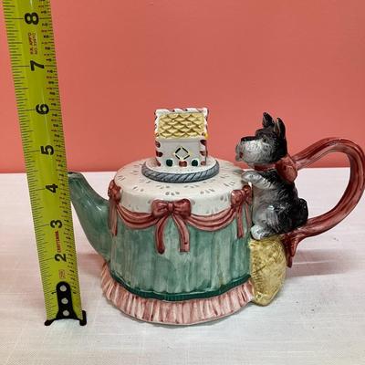 Sale Photo Thumbnail #244: Fitz & Floyd scottie dog teapot. Excellent condition with no chips or cracks.
