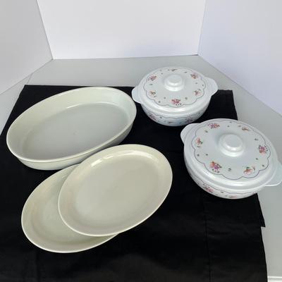 Kitchen Serving Pieces