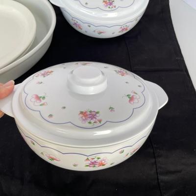 Kitchen Serving Pieces
