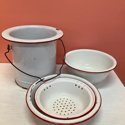 Sale Photo Thumbnail #299: 4 piece red/white enamel dish set