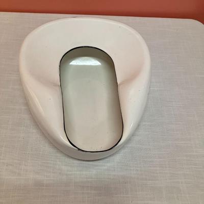 Sale Photo Thumbnail #317: Very unique! Black/white enamel bed pan. Great collector's or conversation piece! Maybe a new chip/dip bowl?!?