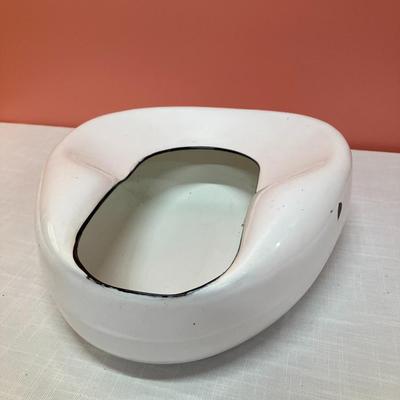 Sale Photo Thumbnail #318: Very unique! Black/white enamel bed pan. Great collector's or conversation piece! Maybe a new chip/dip bowl?!?
