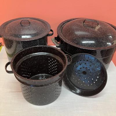 Sale Photo Thumbnail #321: Set of 6 pieces (including lids): 2 stock pots, one boiling insert, 1 steamer/strainer. Black enamel with white polka-dots