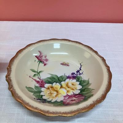 Sale Photo Thumbnail #341: Vintage Lefton China small pitcher/basin set in Heritage Rose design. Approx 5-6" tall