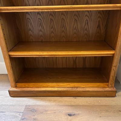 OAK BOOKSHELF