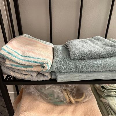 BATHROOM TOWELS, SHOWER CURTAIN RINGS AND TOOTHBRUSH HOLDER