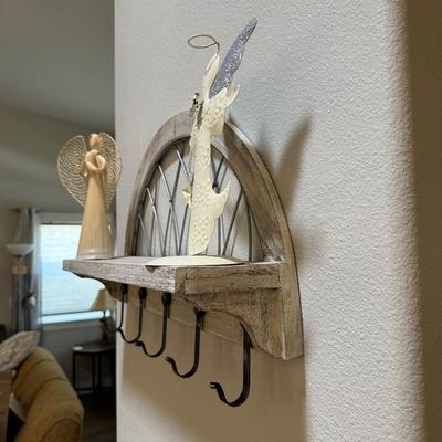 KNICK NACK SHELF/COAT RACK WITH ANGELS AND WALL HANGING