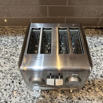 CUISINART 4-SLICE TOASTER