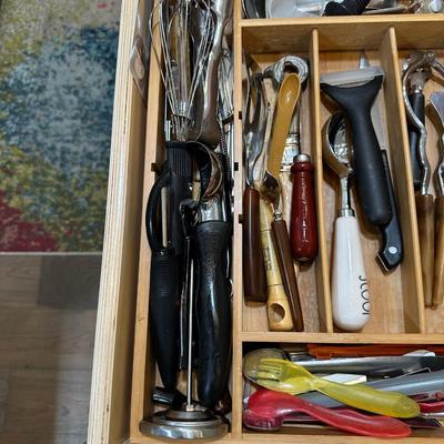 MISC UTENSILS AND FLATWARE