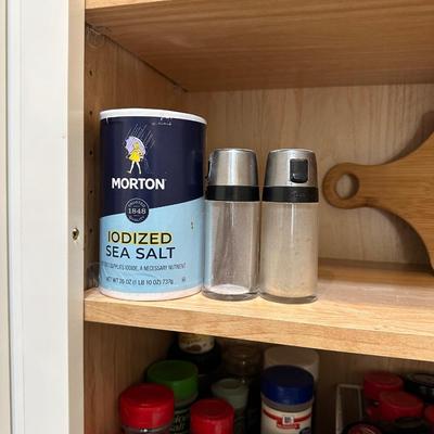 MISC SPICES AND SPICE RACK