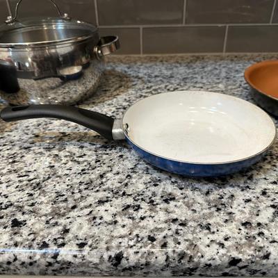 SKILLETS, STEAMER AND POT