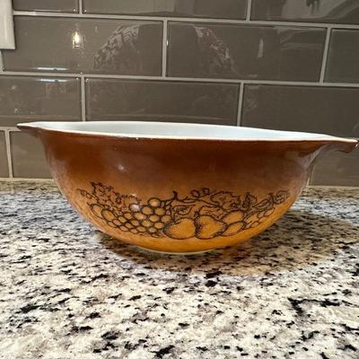 PYREX MIXING BOWLS