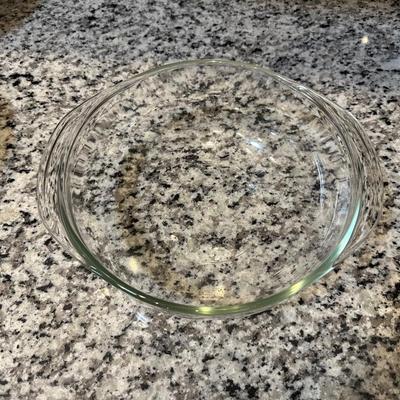 CASSEROLES WITH LIDS AND MIXING BOWLS