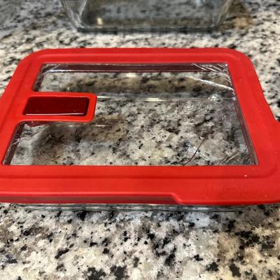 CASSEROLES WITH LIDS AND MIXING BOWLS