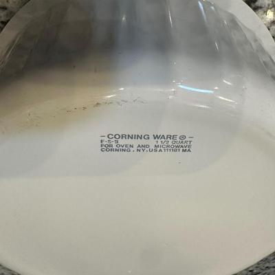 CASSEROLES WITH LIDS AND MIXING BOWLS
