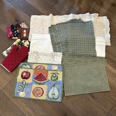 PLACE MATS AND NAPKINS