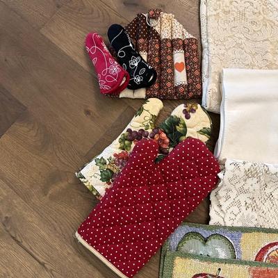 PLACE MATS AND NAPKINS