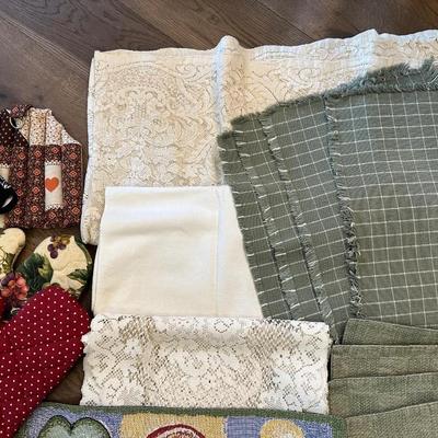 PLACE MATS AND NAPKINS