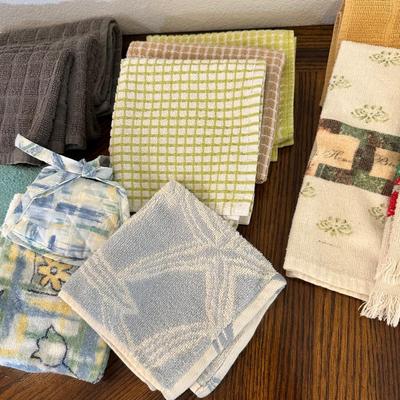 KITCHEN TOWELS