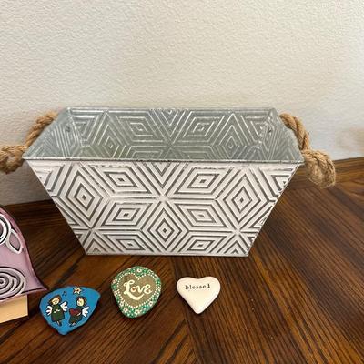 LONGERBERGER BASKET, METAL BASKET AND HEARTS