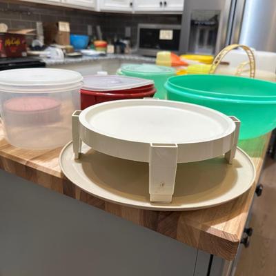LARGE LOT OF TUPPERWARE