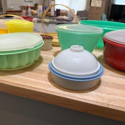 LARGE LOT OF TUPPERWARE