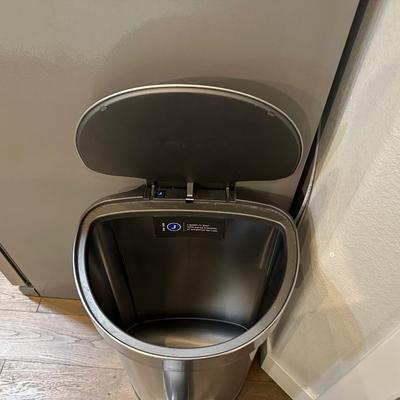 STAINLESS TRASH CAN